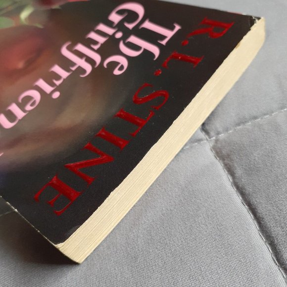 Point Thriller Ser. The Girlfriend by R. L. Stine (2004, Digest Paperback) - Picture 3 of 14